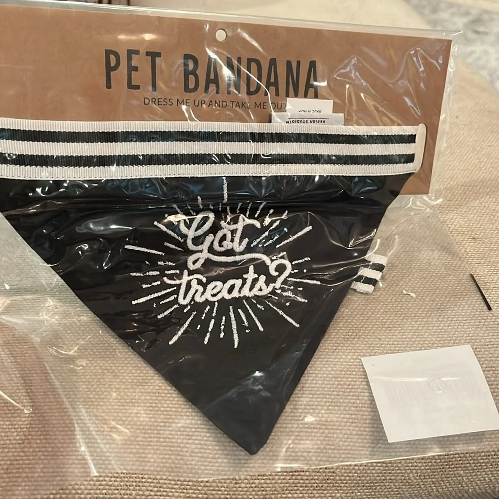 Pet Bandana - Got Treats?/NWT